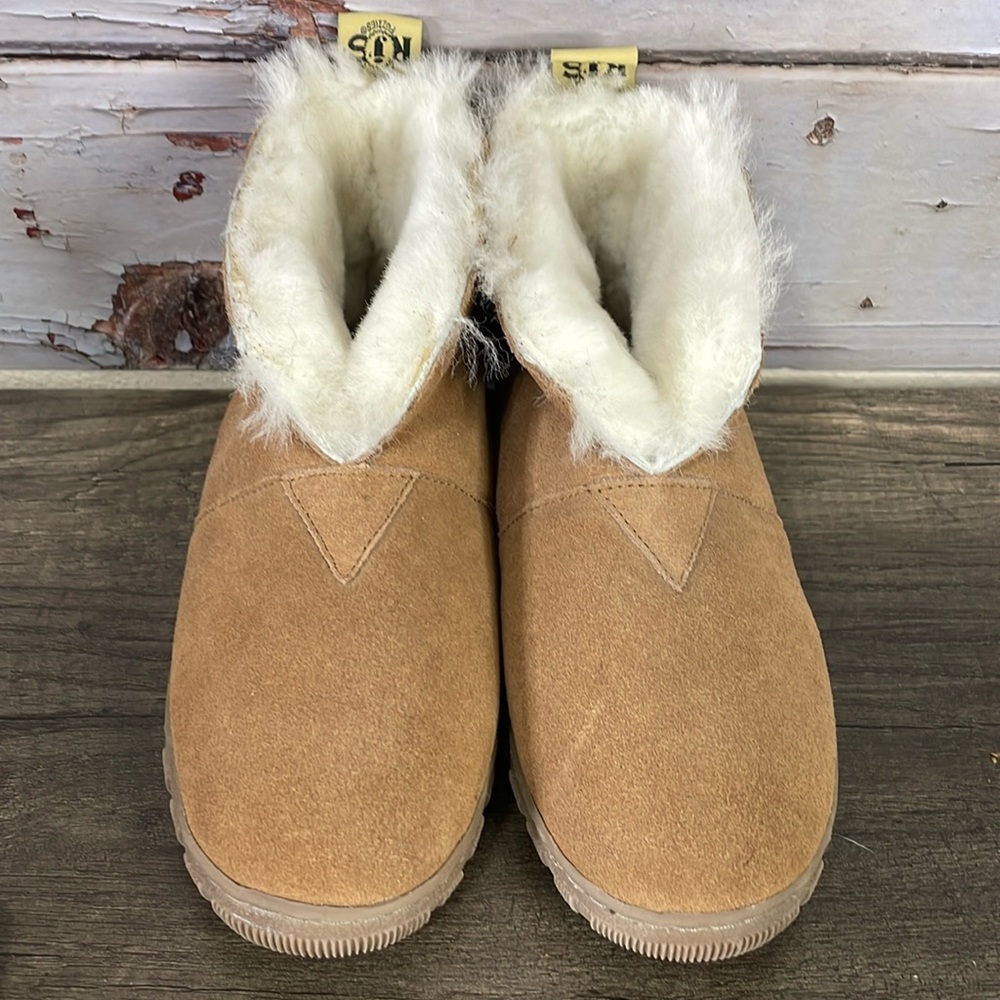 RJ’s Fuzzies Slipper.​
